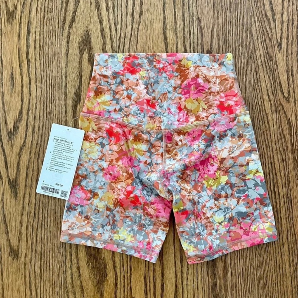 Lululemon Align Short Inflorescence Multi 6" NWT